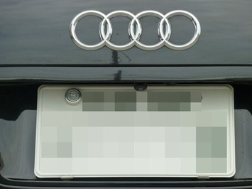 アウディ A8 バックカメラ1