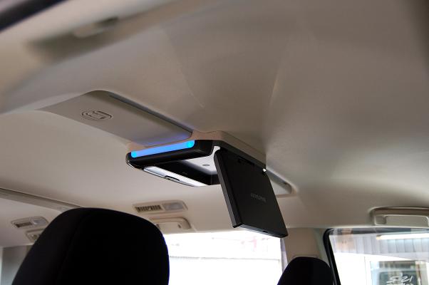 デリカｄ ５サンルーフなし車にフリップダウンモニターを取り付けしました 大阪府東大阪市の サウンド２１ ブログ メルセデスベンツ ｂｍｗ