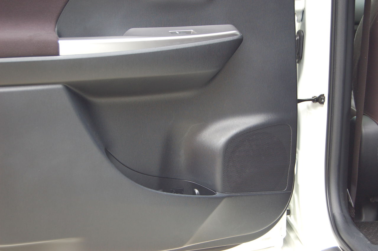 プリウスaに前後ハイグレード ドア内防音処理をしました 大阪府東大阪市の サウンド２１ ブログ メルセデスベンツ ｂｍｗ
