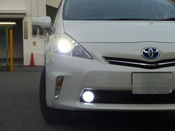 プリウスα HID