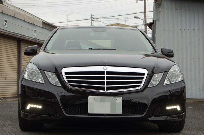 メルセデスベンツ W212前期 社外エアロ デイライト未使用 愉し