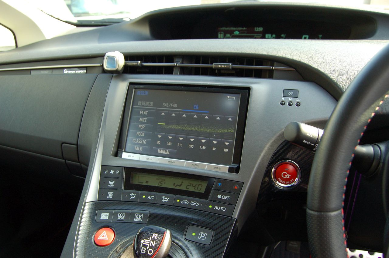 プリウス ３０系 のスピーカーを交換しました 大阪府東大阪市の サウンド２１ ブログ メルセデスベンツ ｂｍｗ