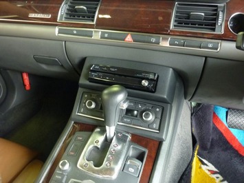 アウディ A8 VH09CS 3