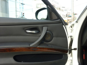 BMW 320i ドア、フォーカル