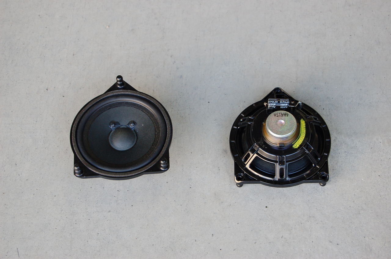 Mb Cクラス W5 のスピーカーを交換しました 大阪府東大阪市の サウンド２１ ブログ メルセデスベンツ ｂｍｗ