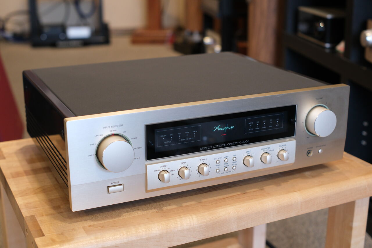 Accuphase C-2000 コントロールアンプ C-2000 コントロール アンプ