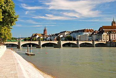 Middle_Bridge,_Basel,_Switzerland