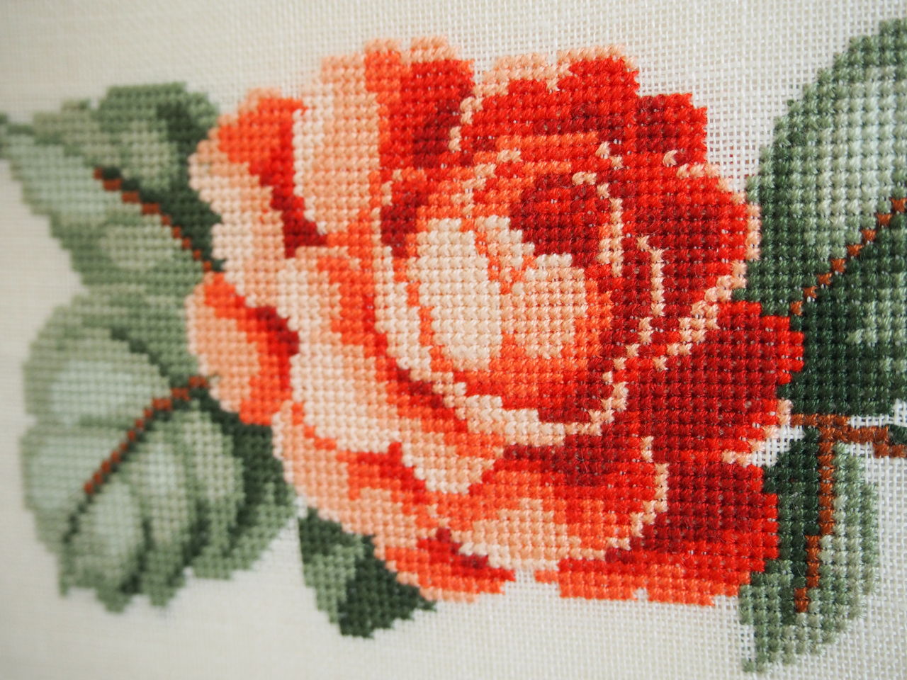 バラ刺繍　額縁 クロスステッチミニ額 バラ - SURAIMU4250'S GALLERY | minne