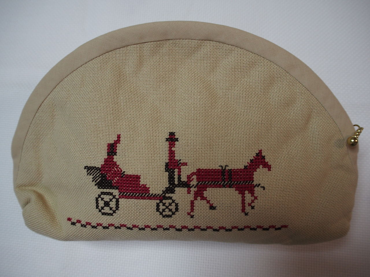 貴婦人と馬車の刺繍のお弁当袋とポーチ : サウンド オブ クロス