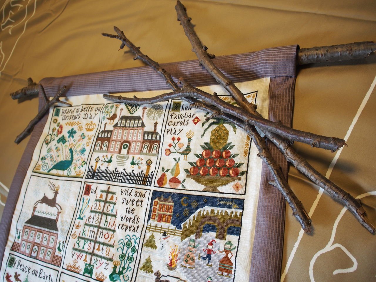 Christmas at Hawk Run Hollow(7）壁飾り仕立て完了 : サウンド