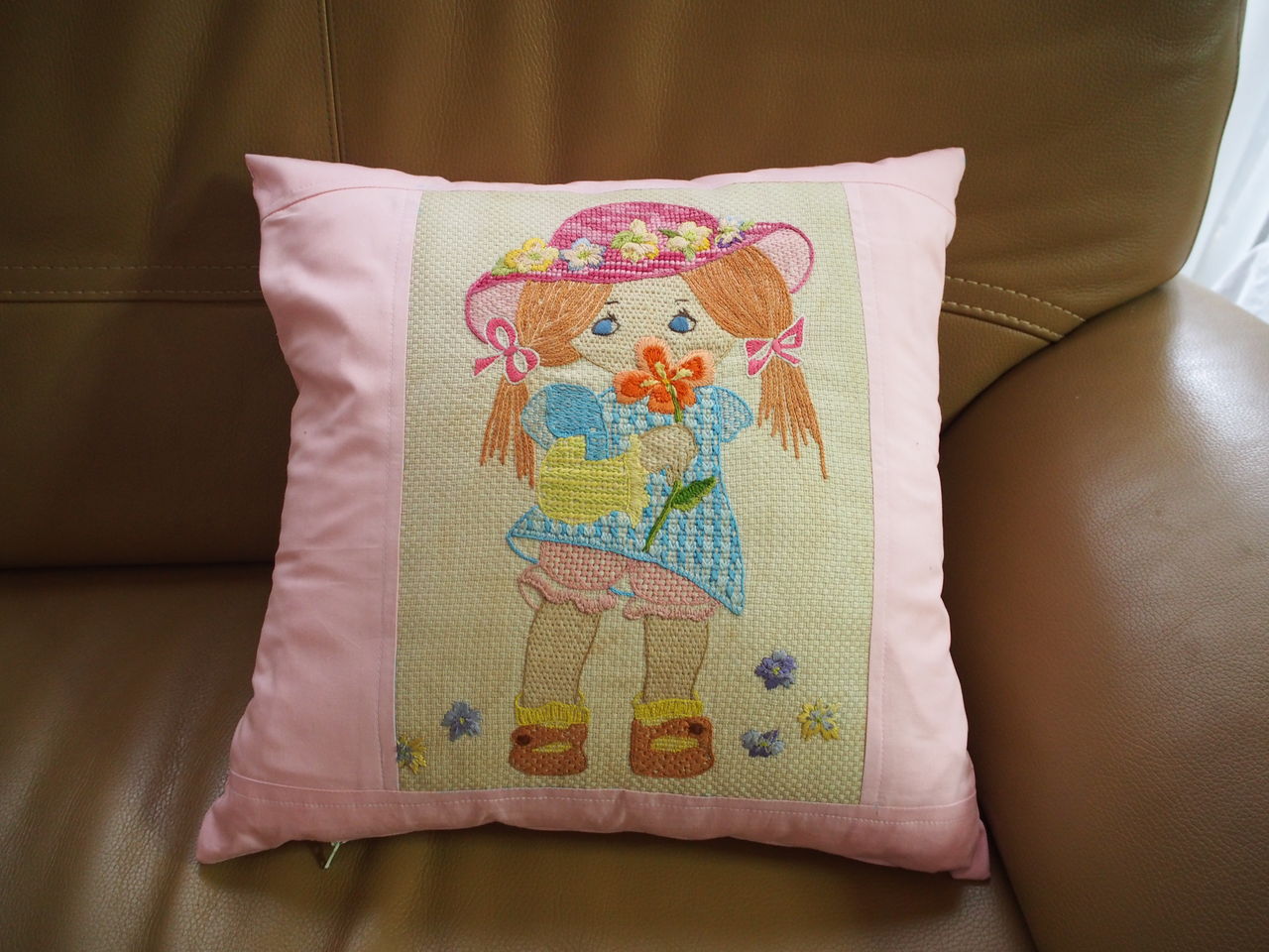 珍しい 戸塚刺繍 クッション 4柄セット 新品 圧縮クッション付 ienomat