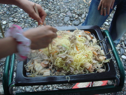 焼きそば炒め中