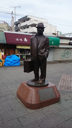 寅さん像