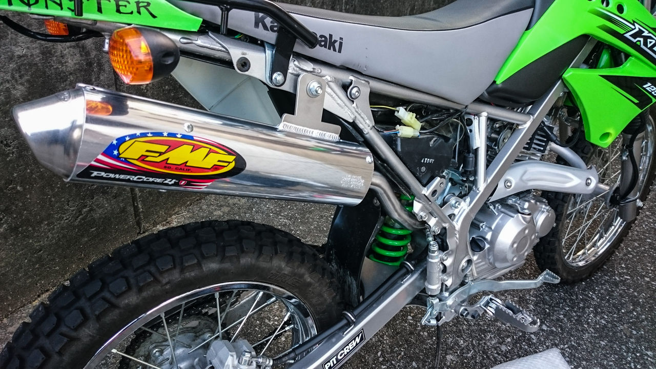 FMF スリップオンマフラー、KLX125、Dトラッカー125 2010以降FI KLX125 Dトラッカー125 FMF スリップオンマフラー