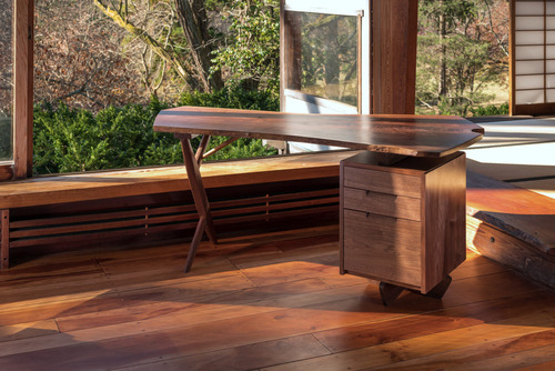 Conoid-Desk-1919x1280