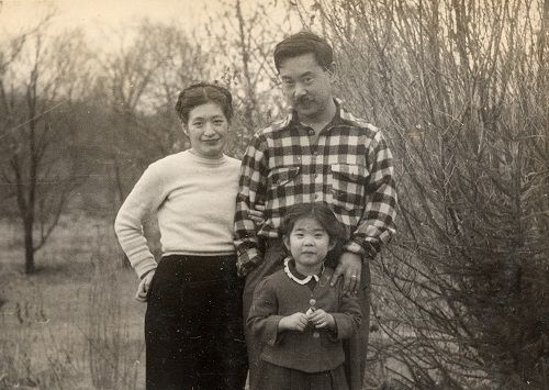 Use-This-Family-Portrait-1947-possibly-new-land