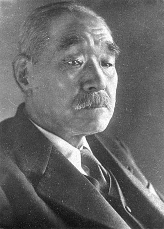 すずき330px-Kantaro_Suzuki_suit