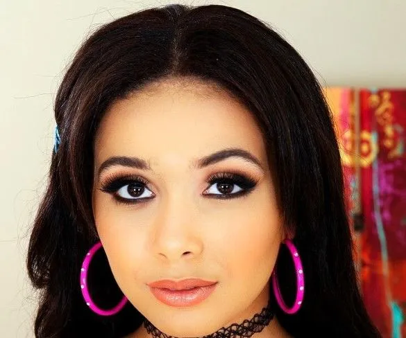 Aaliyah Hadid Wiki, Age, Height, Boyfriend, Networth, Birthday, Biography