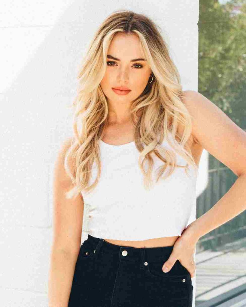 Victoria Baldesarra Biography, Age, Boyfriend, Height, Networth, Birthday