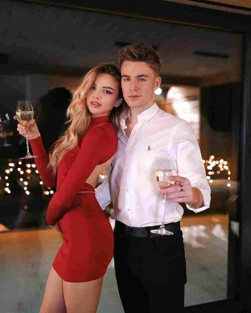 Boyfriend, Relationship