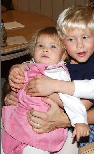 Phoebe Gates childhood image with her brother