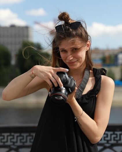 Olga Sharypova likes photography