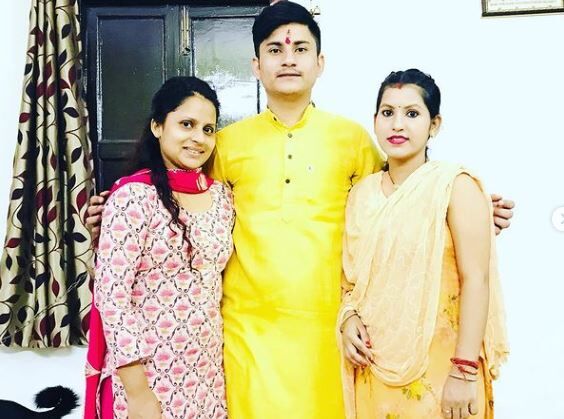 Akki Kalyan with his sisters