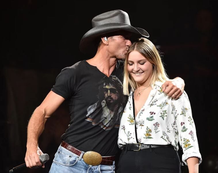 Gracie with her dad Tim McGraw