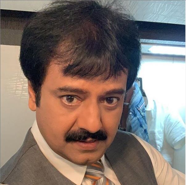 Tejaswini Vivek father late Vivek.