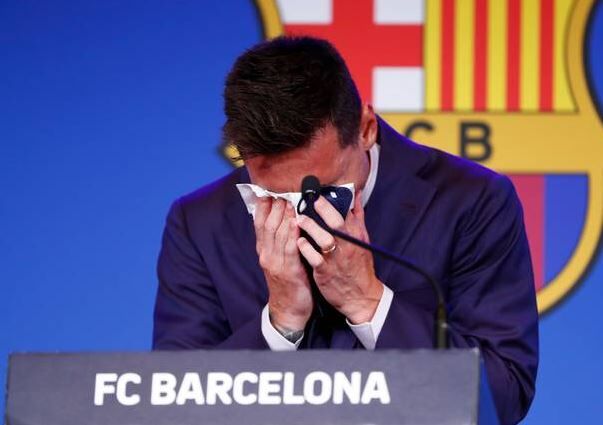Model Luana Sandien bids £438k on Messi used handkerchief