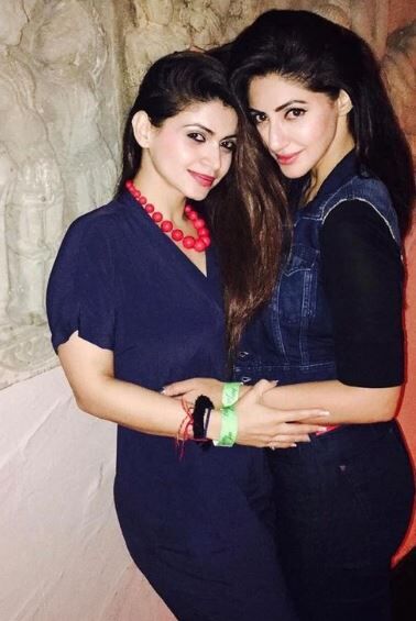 Reyhna Pandit and her sister