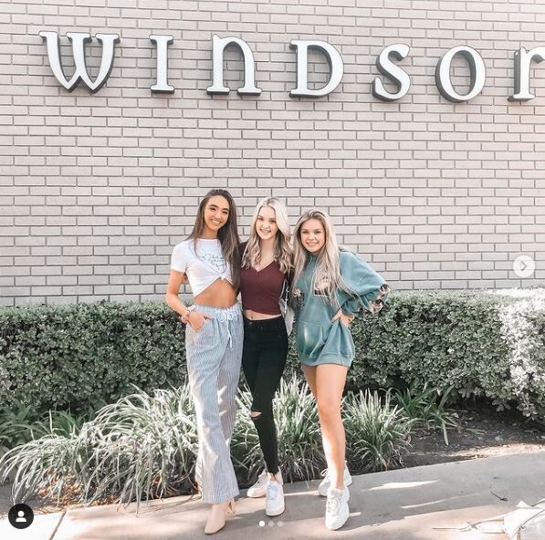 IAmJordi with her friends