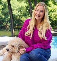 Stephanie Hollman with her pet
