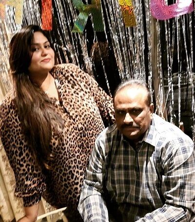 Yasmeen Wankhede with her father Dnyandev Kachruji