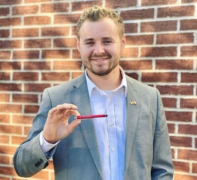 Jedidiah Duggar presently lives in Springdale, Arkansas, United States
