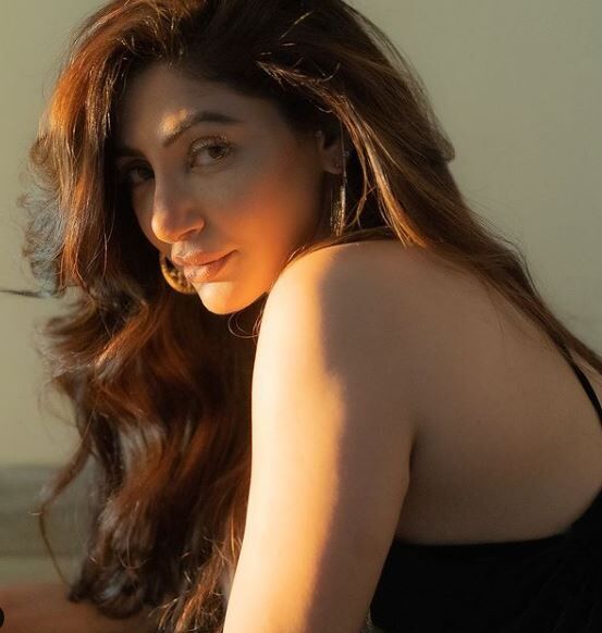Reyhna Pandit is a photoshoot lover
