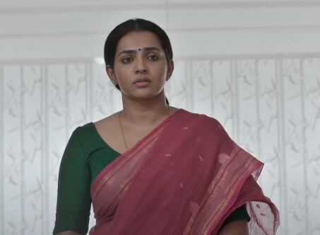 Actress Parvathy Thiruvothu as Bharati