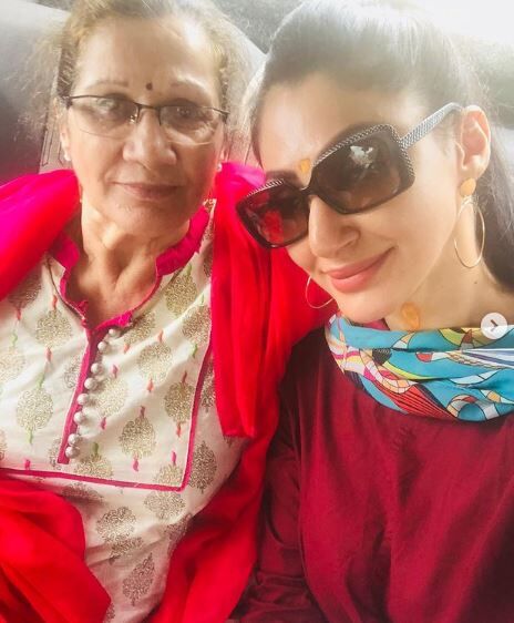 Reyhna Pandit with her mother