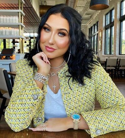 Jaclyn Hill is an American Digital Content Creator, Influencer, Makeup Artist, Entrepreneur, and Social Media Personality from Mineral, Illinois, The United States of America