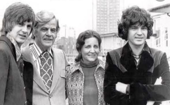 Margaret Everly with her husband Ike Everly and sons Don Everly Phil Everly