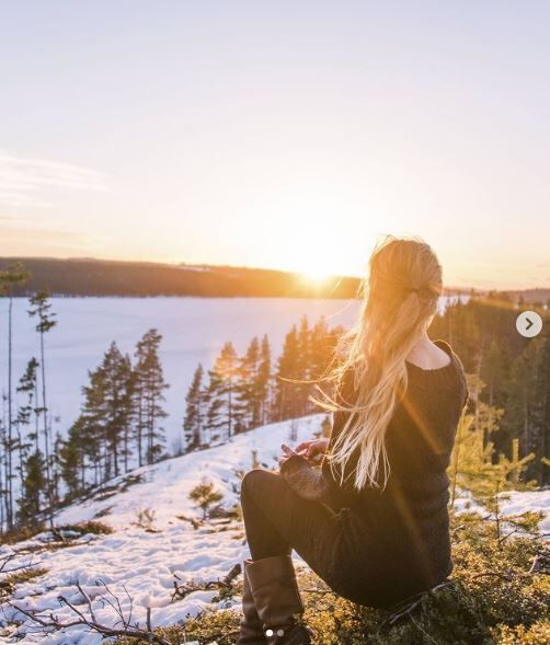Jonna Jinton loves nature