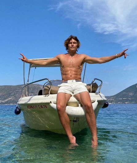 Oliver Cheshire is a traveler