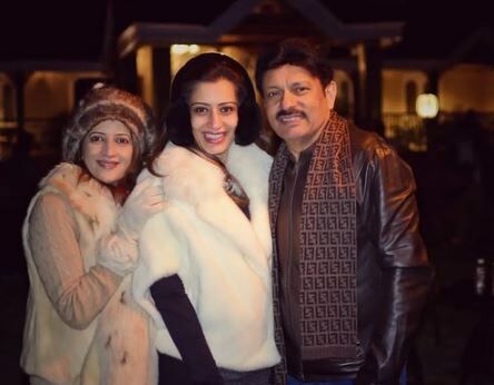 Avinash with his wife Gauri Bhosale and daughter Swapnali Bhosale