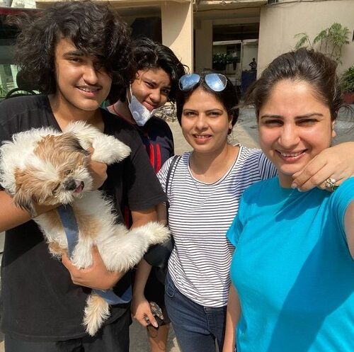 Sakshi Joshi with her sister Vidha Lal