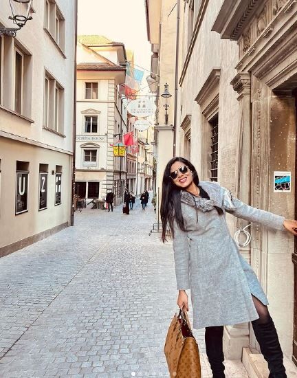Ghazal Alagh likes traveling