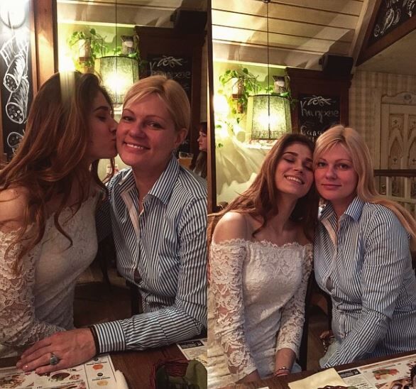 Olga Sharypova with her mother