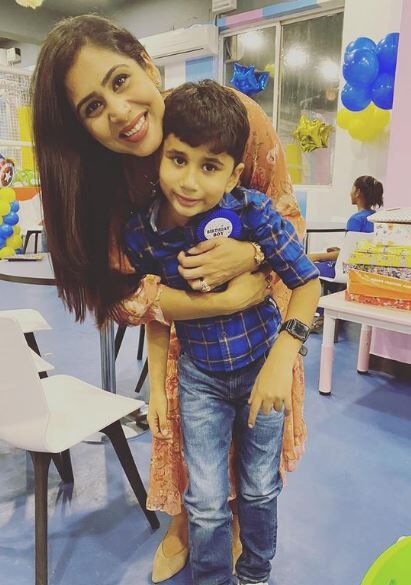 Ghazal Alagh with her son