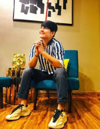 Akki Kalyan is a singer