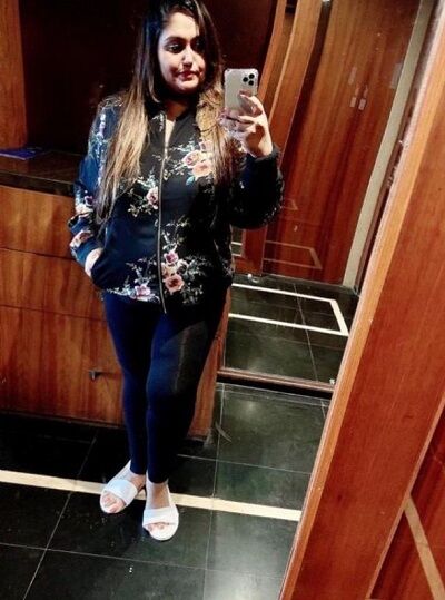 Yasmeen Wankhede height is 5 feet 4 inches