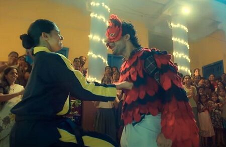 Downliad full Minnal Murali movie